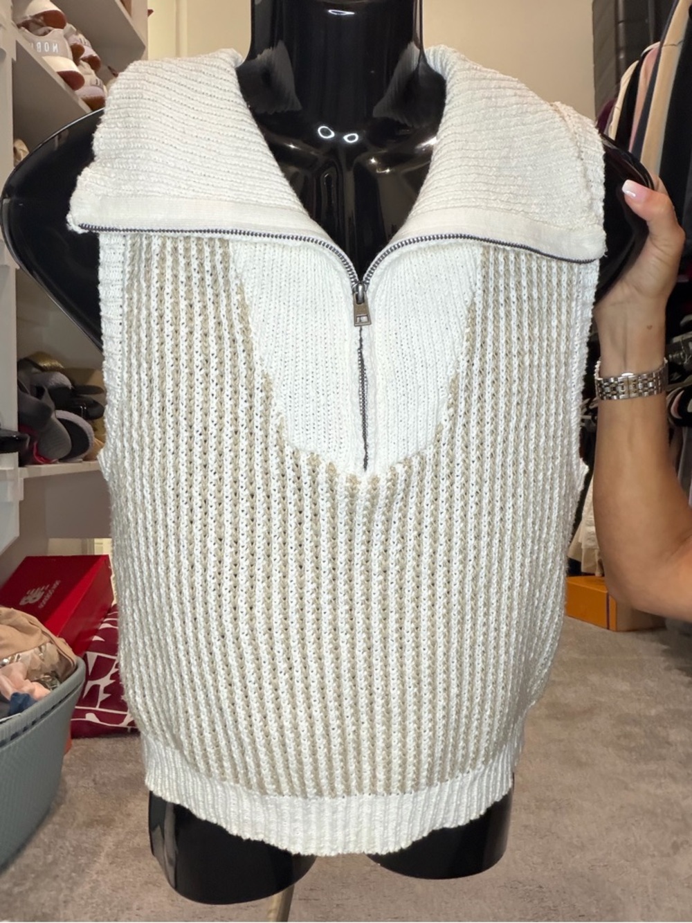 By Together White Sleeveless Zip Knit Vest